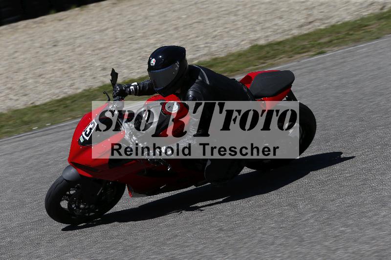 /15 22.05.2026  Plüss Moto Sport  Discover the Bike ADR /Gruppe gruen - Bike 1/33